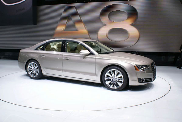 Audi A8 нового поколения показали на автошоу в Детройте