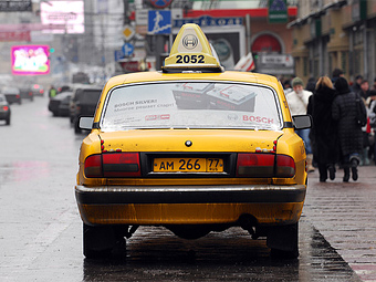 Власти Москвы предложили выпустить специальные права для водителей такси