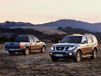 Nissan представила обновленные версии Pathfinder и Navara