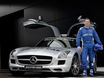 Mercedes-Benz SLS AMG стал автомобилем безопасности "Формулы-1"