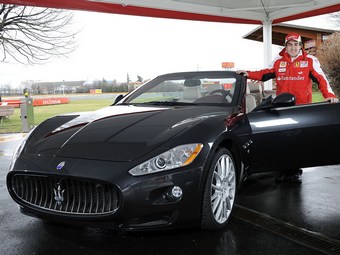 Фернандо Алонсо стал одним из первых обладателей Maserati GranCabrio