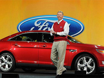 Руководитель концерна Ford Алан Мюллали за год заработал 18 млн. долларов