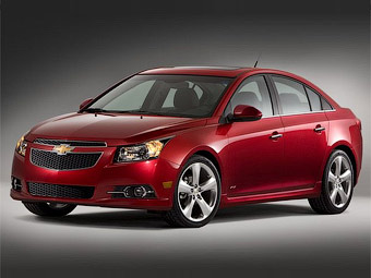 Chevrolet привезет в Нью-Йорк две новые версии седана Cruze