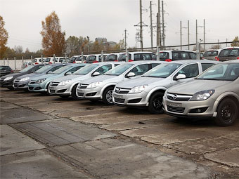 В марте продажи новых автомобилей в России снизились на 7 процентов