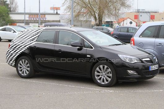 Opel Astra универсал 2011 готов показаться миру
