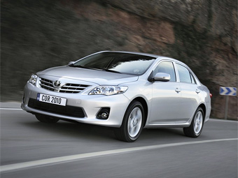 Toyota представила обновленный седан Corolla