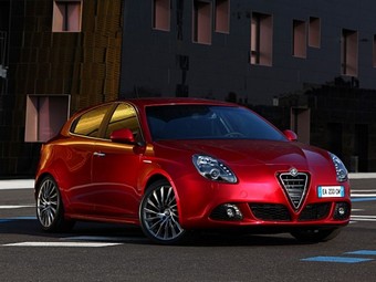 Посмотреть на Alfa Romeo Giulietta пришло 90 тыс. итальянцев