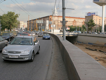 Ленинградское шоссе в Москве сузили до двух полос