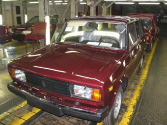 "ИжАвто" возобновит производство автомобилей Lada 2104