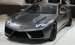 Lamborghini может выпустить четырехдверный суперкар