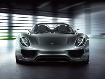 Porsche 918 Spyder - гибридный суперкар на неделю попадет в музей