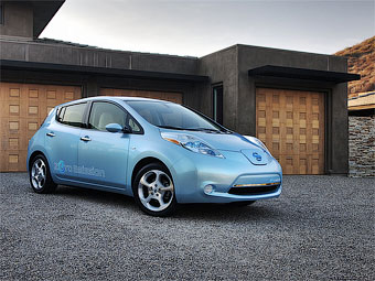 В Японии началось производство электрокара Nissan Leaf