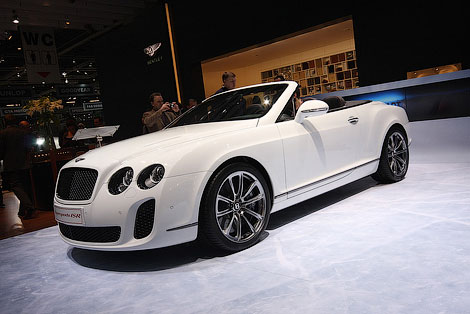 Рекорд скорости на льду отпраздновали спецсерией кабриолета Bentley