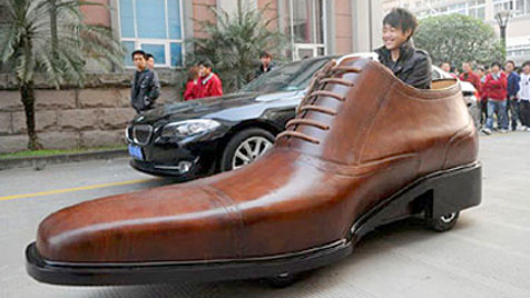 В Китае сделали кожаные ботинки-купе
