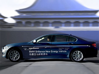 BMW сообщила подробности о гибридной "пятерке" Китая