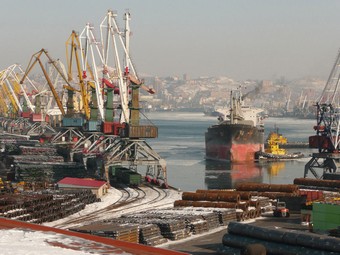 За две недели во Владивостоке обнаружили 47 радиоактивных иномарок