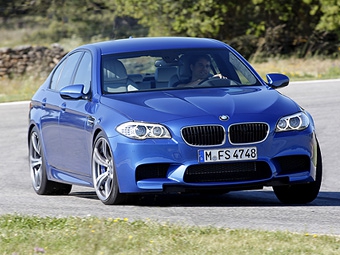 Компания BMW официально представила новый седан M5