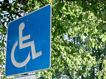 В России увеличились штрафы за парковку на местах для инвалидов 