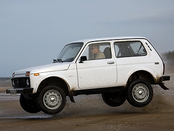 АвтоВАЗ повысил цены на внедорожники Lada 4x4
