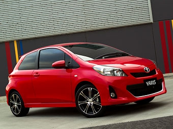 Toyota Yaris - появились фотографии трехдверной модификации 