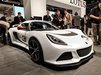 Lotus показал заряженную и раллийную версии спорткара Exige