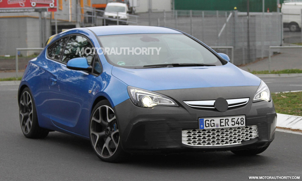 Opel работает над заряженным хэтчбеком Astra GTC
