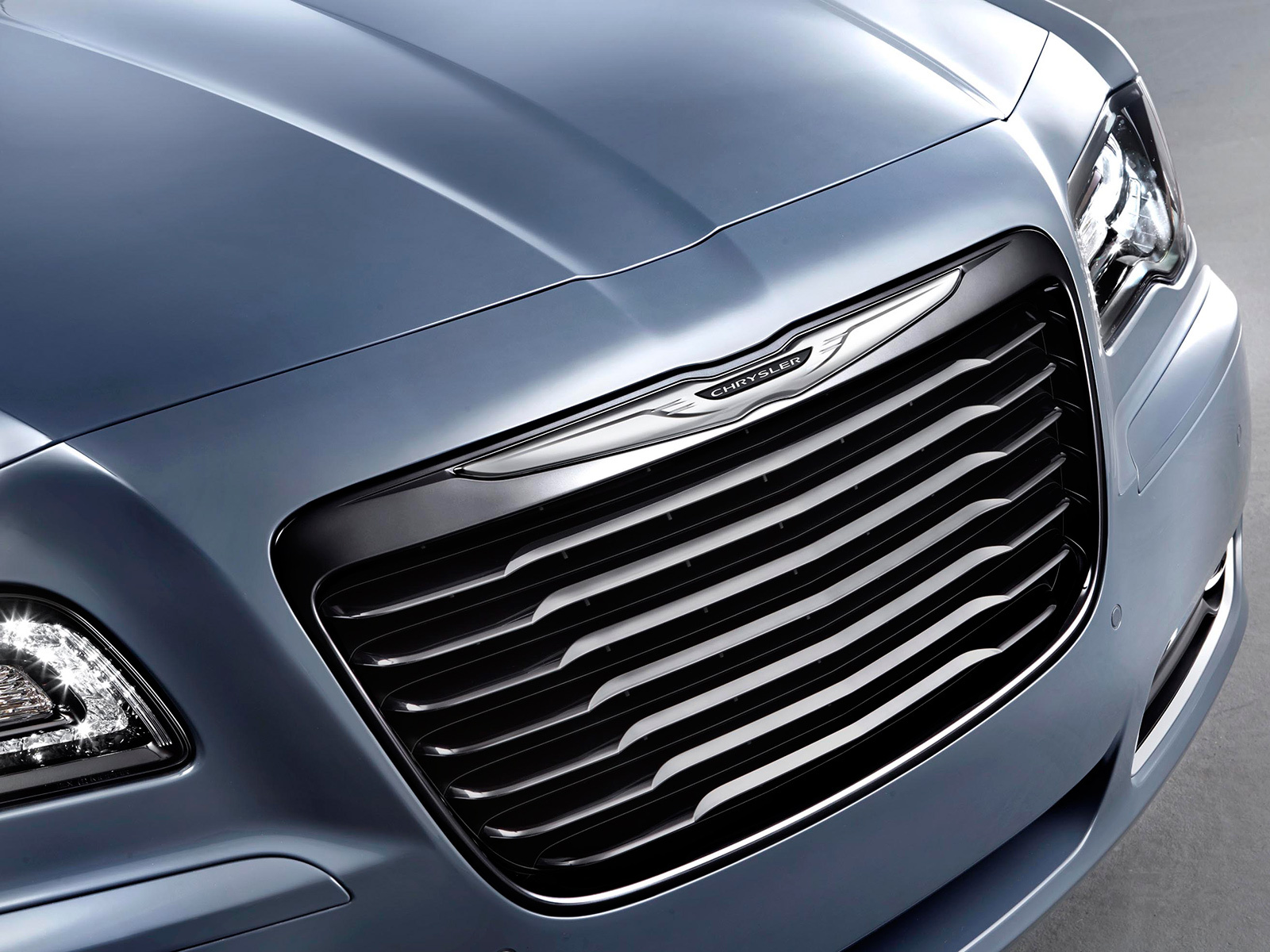 Седан Chrysler 300S получил обновления