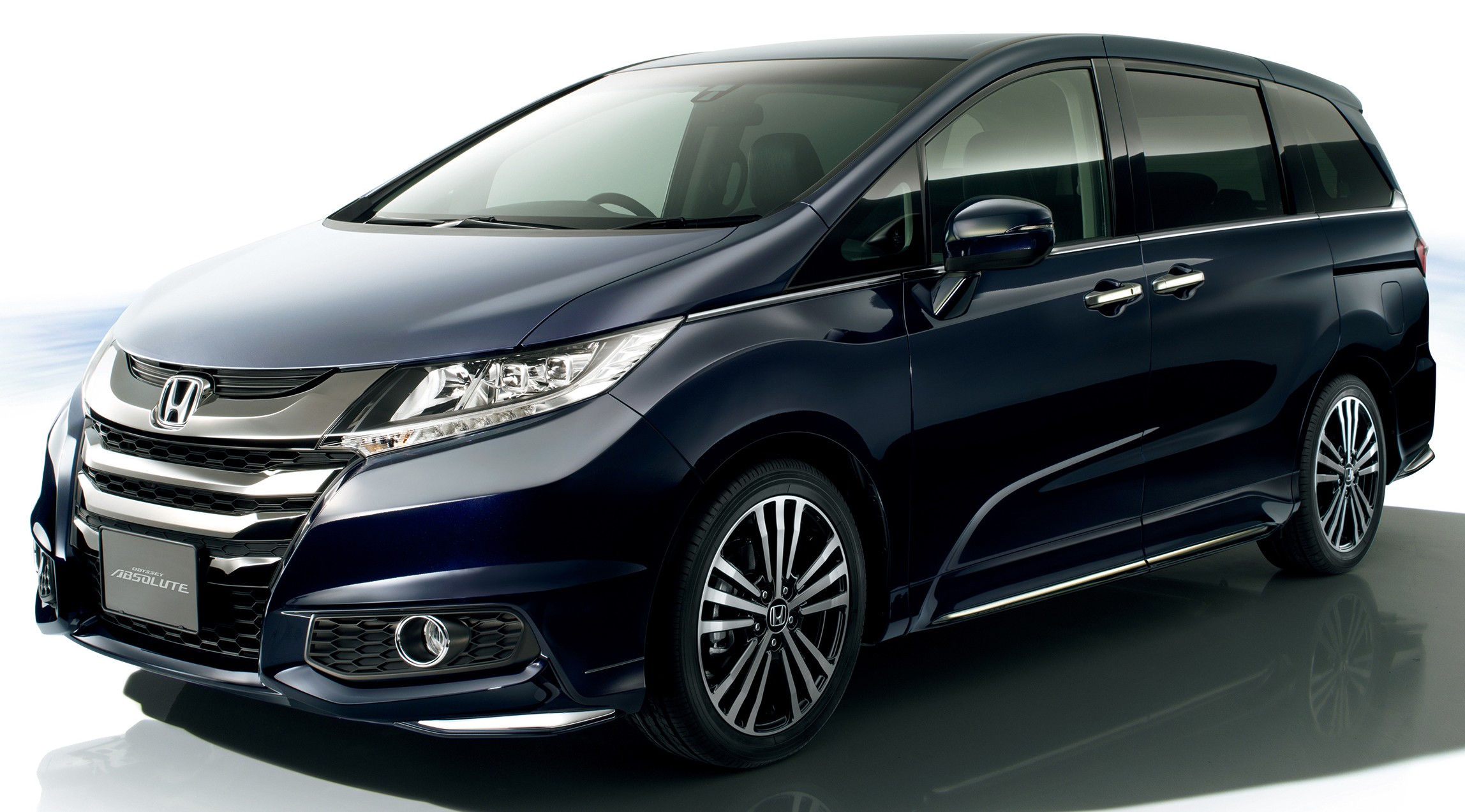 Новые минивэны все марки. Хонда Одиссей 2017. Honda Odyssey 2014. Honda Одиссей 2017. Хонда Одиссей 2014.