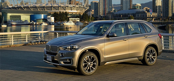 Бронированный внедорожник BMW X5 едет в Москву