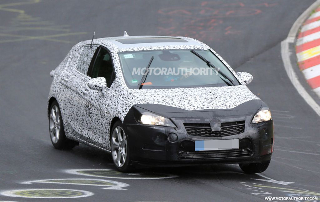 Первые фото новейшего Opel Astra появились в Сети