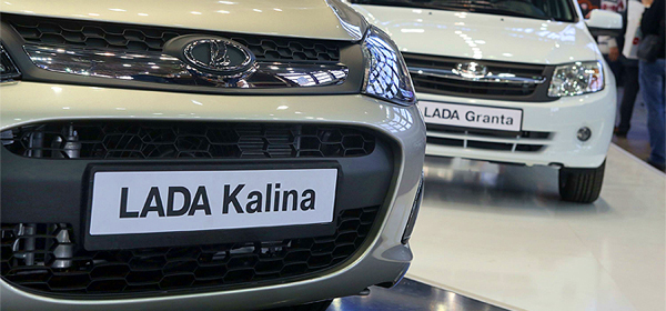 АвтоВАЗ повысил цены на автомобили Lada
