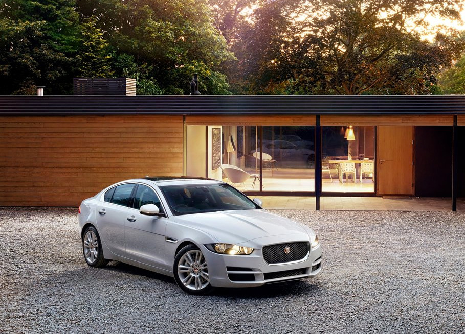 Начало продаж Jaguar XE намечено на июнь 2015-го