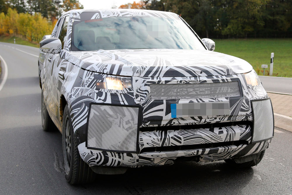 Новейший Land Rover Discovery в первый раз попался на тестах