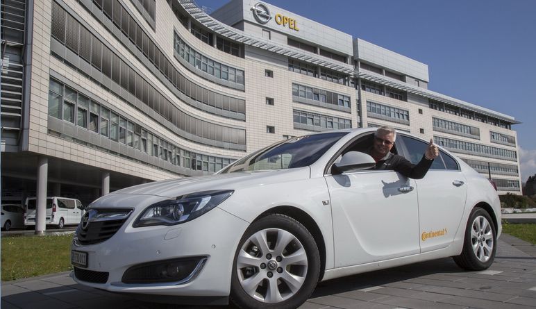 Opel Insignia смогла проехать 2111 километров без единой заправки