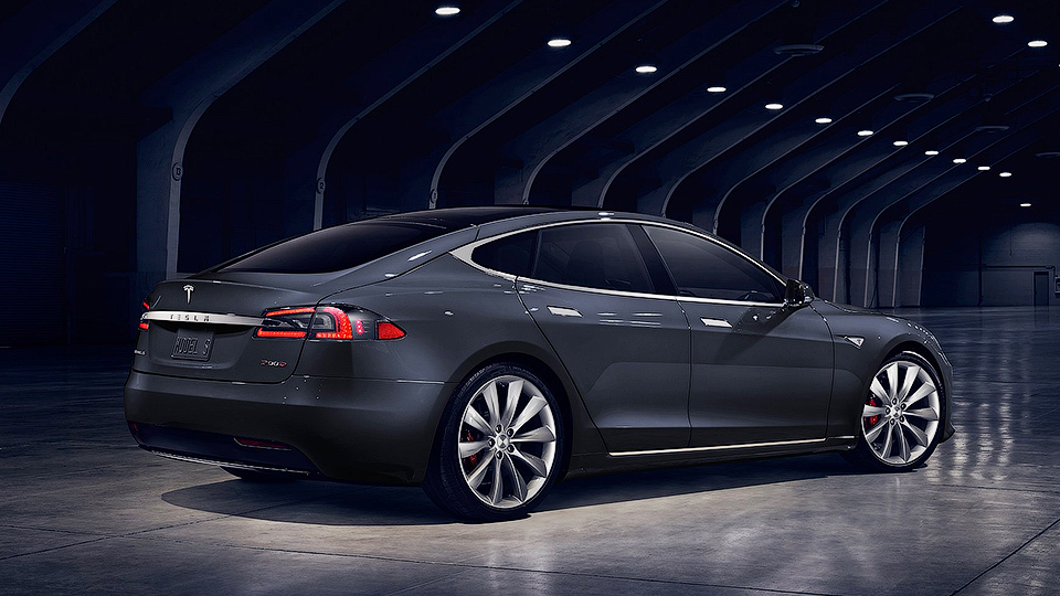 Tesla Model S получит промежуточную модификацию