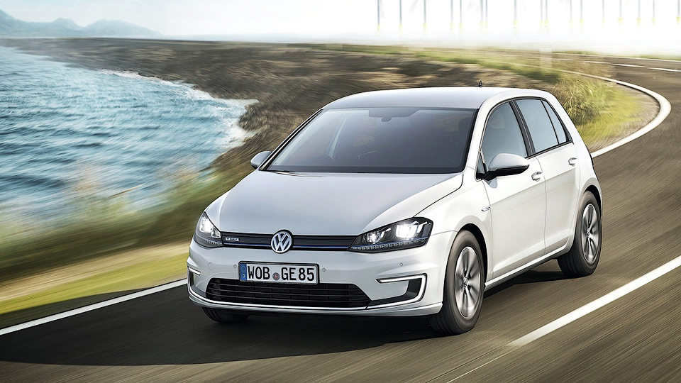 Электрический Volkswagen Golf на одном заряде проедет 300 км