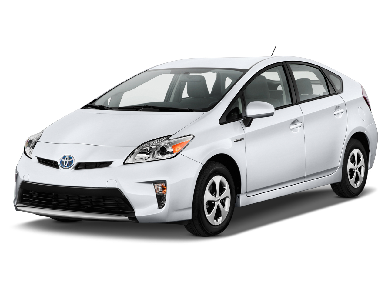 Toyota Prius v 2016