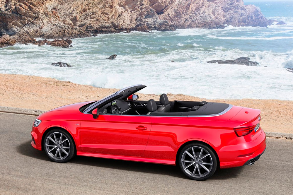 Audi озвучила рублевые ценники обновленного кабриолета A3