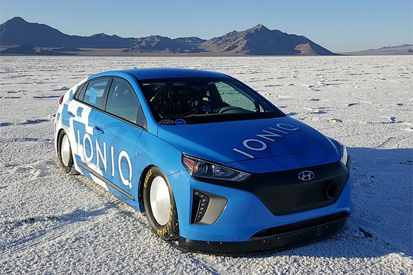 Hyundai Ioniq – самый быстрый гибрид во всем мире