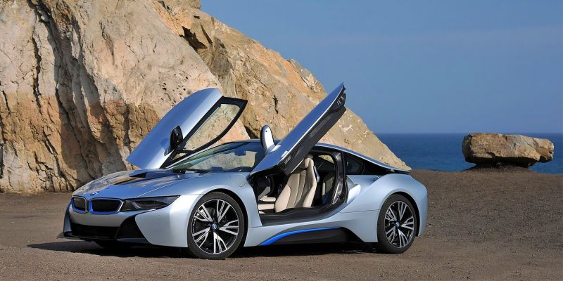 Купе BMW i8 обновится в 2017-м