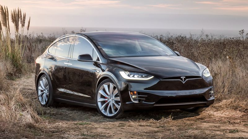 Tesla может открыть в РФ первый автосалон