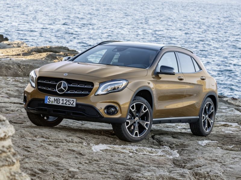 Новинки Mercedes-Benz получили рублевые цены