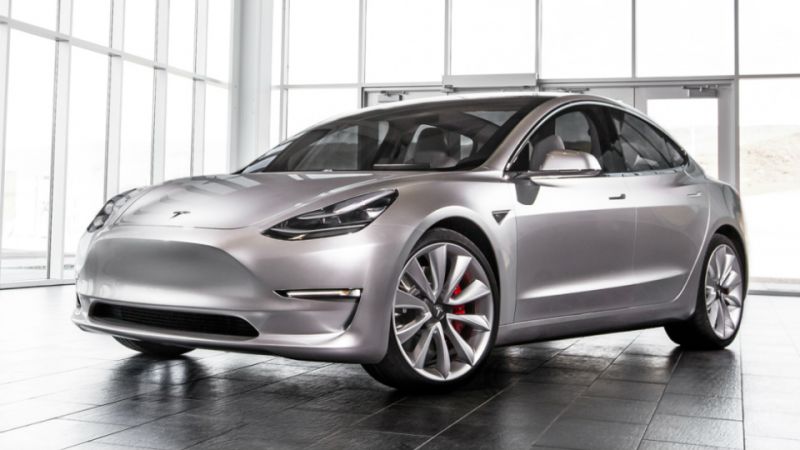 Серийная Tesla Model 3 не получит приборную панель
