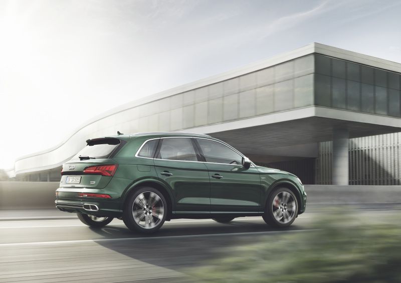 Стала известна цена Audi SQ5 для России