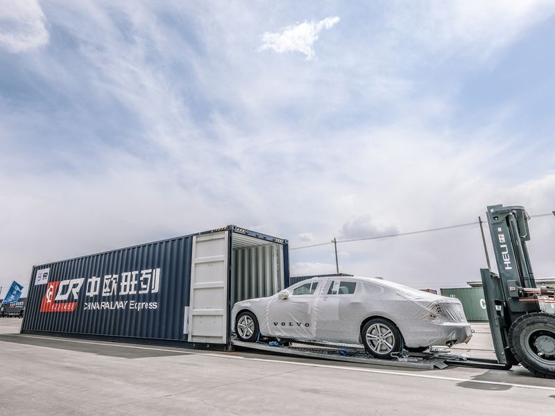 Китай-Европа: седаны Volvo S90 едут покорять европейский мир
