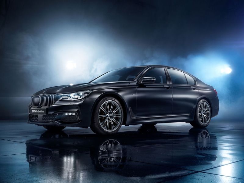 В России уже можно заказать седан BMW 7-Series Individual Black Ice