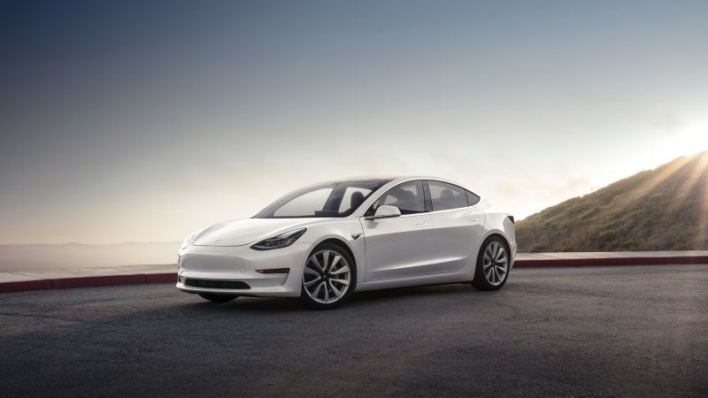 Подтвердилось, что Tesla Model 3 на одном заряде проедет 500 км