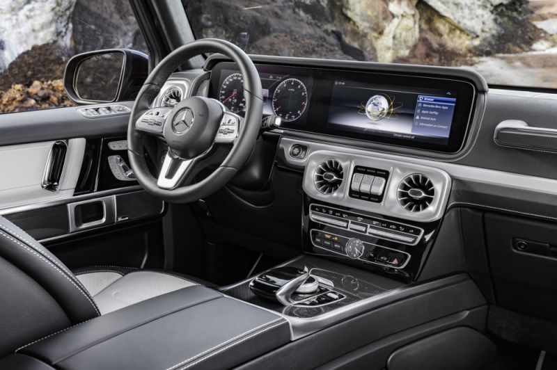 Новейший Mercedes-Benz G-Class рассекретился интерьером