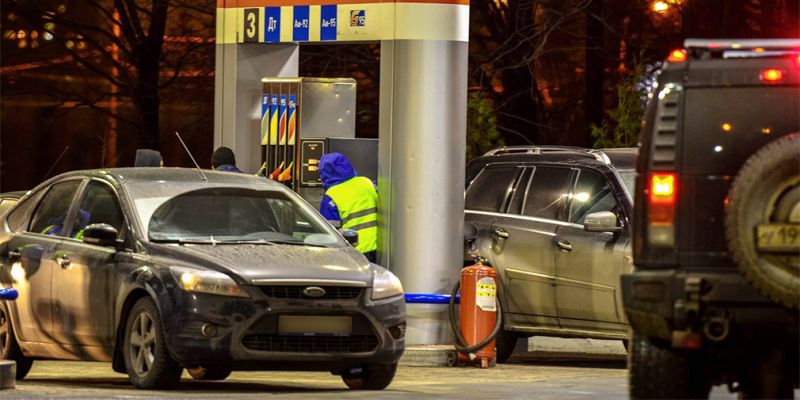 Власти требуют остановить рост цен на бензин