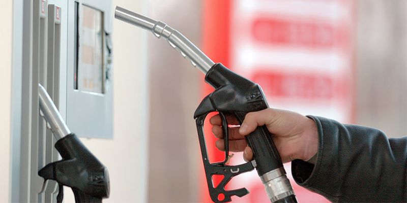 Правительство не допустит рост цен на бензин до 100 руб.